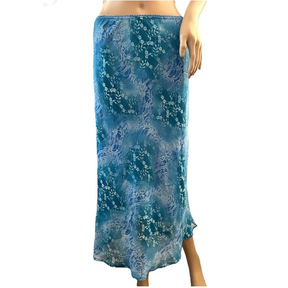 GERIC NEW YORK | BLUE FLORAL FLOWY SKIRT - Picture 2 of 8